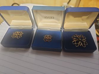 Vintage Avon Service Award 9k Yellow Gold diamond/ Sapphire/ruby Brooch Hallmark