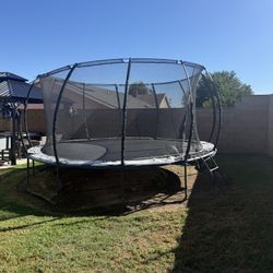 Trampoline 