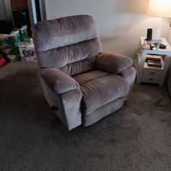 Recliner And AC 6000 BTU