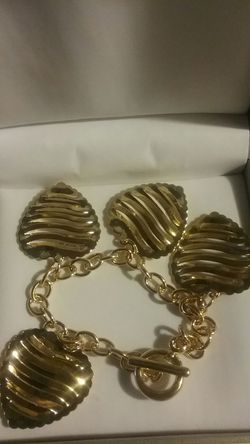 Toggle Charm Bracelet Hearts