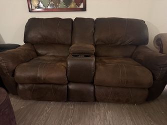 Couch with cup holders and recline