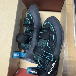 Indoor Rock Climbing Shoes Size 6 1/2 And Harness