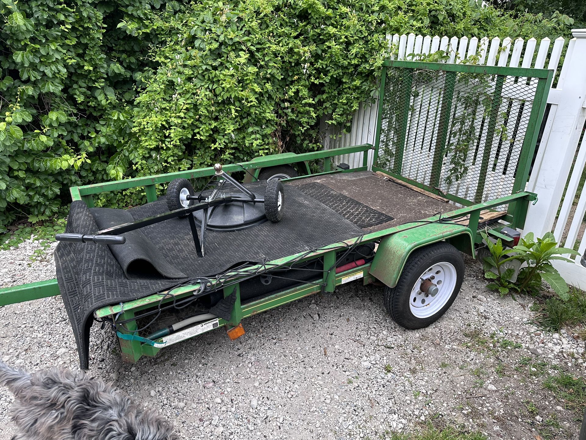 carry-on-trailer-5-ft-x-8-ft-steel-mesh-utility-trailer-with-ramp-gate