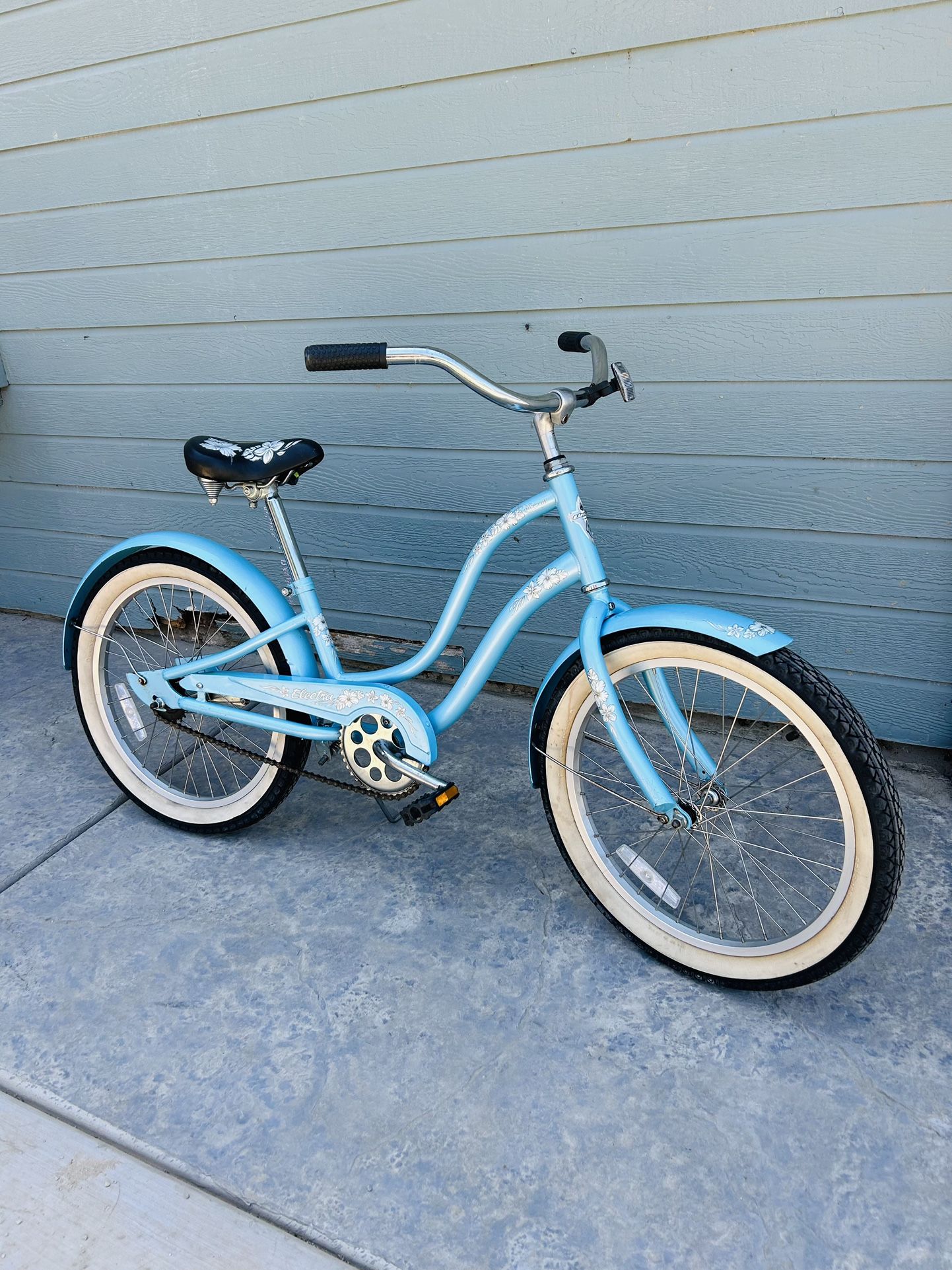 ELECTRA HAWAII GIRLS CRUISER BIKE 20” Wheels