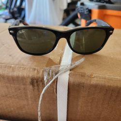 RAY-BAN MODERN HORNED SPORTS WRAP SUNGLASSES 54-150 113404