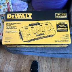 Dewalt Multi Port Fast Charger