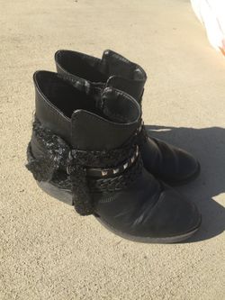 Girls size 4 boots