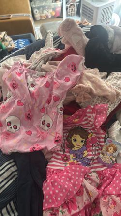 Lot of baby girl clothes different sizes