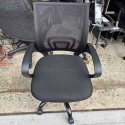 Black Cushion Office Chair Like New Adjustable On Wheels 