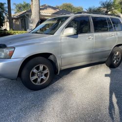 2005 Toyota Highlander LE $3500 OBO 