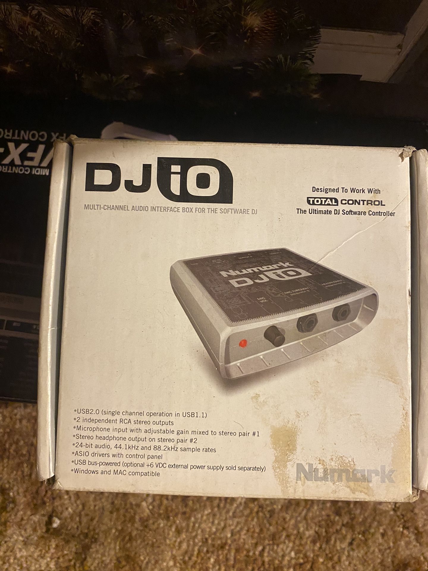 Dj io Interface
