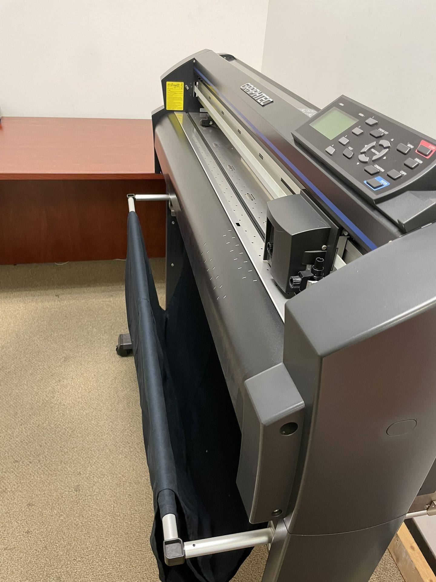 Graphtec FC8600-75 30” Inch Vinyl Cutter Plotter