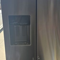 Refrigerator/Refrigerador 