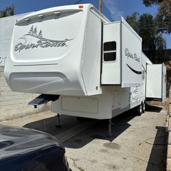 2005 Pilgrim Open Road Fifth Wheel Trailer