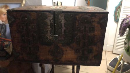Antique Moroccan "Sandok" chest
