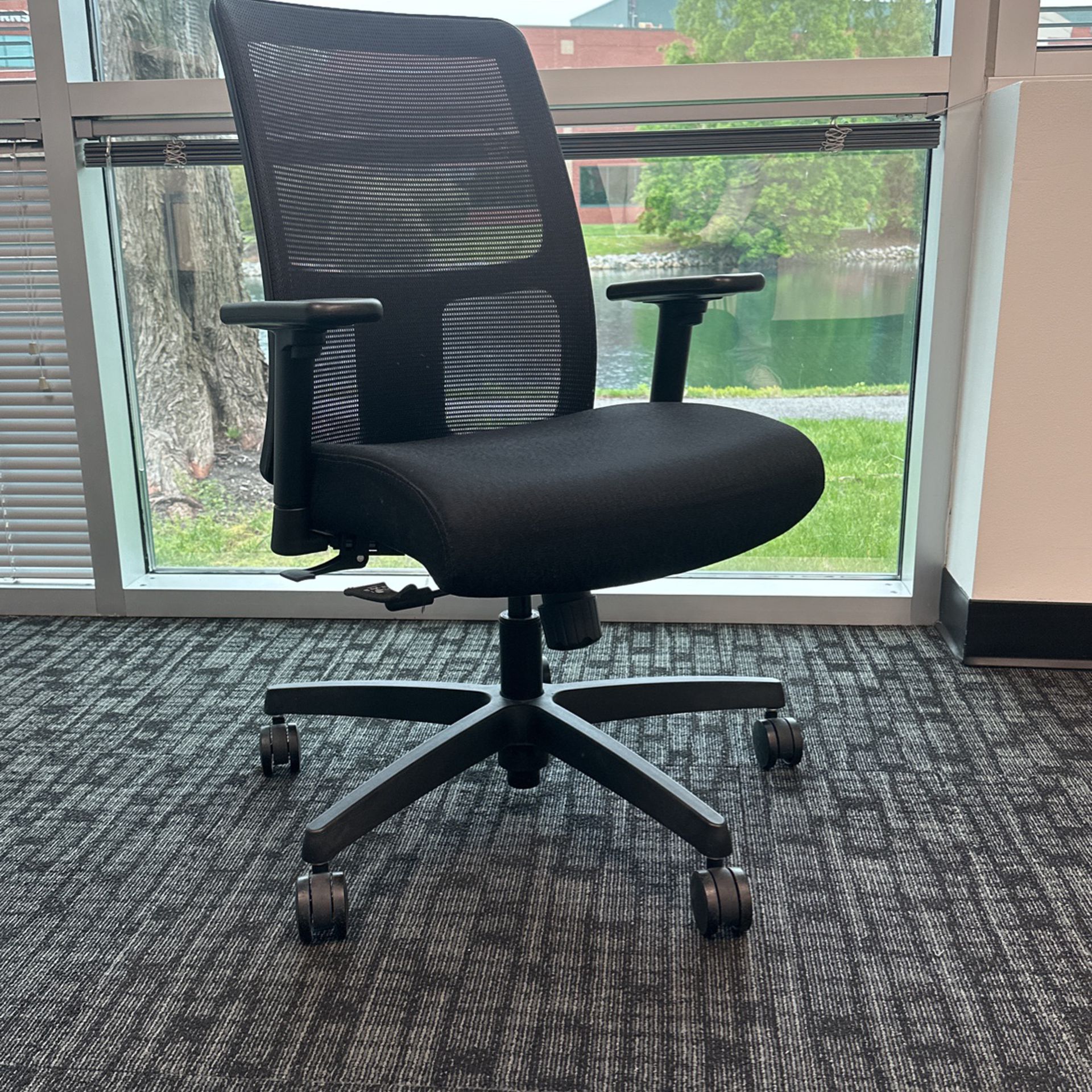 Like New Office chairs Bundle Discount Available 