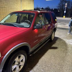 Ford Explorer, Red 