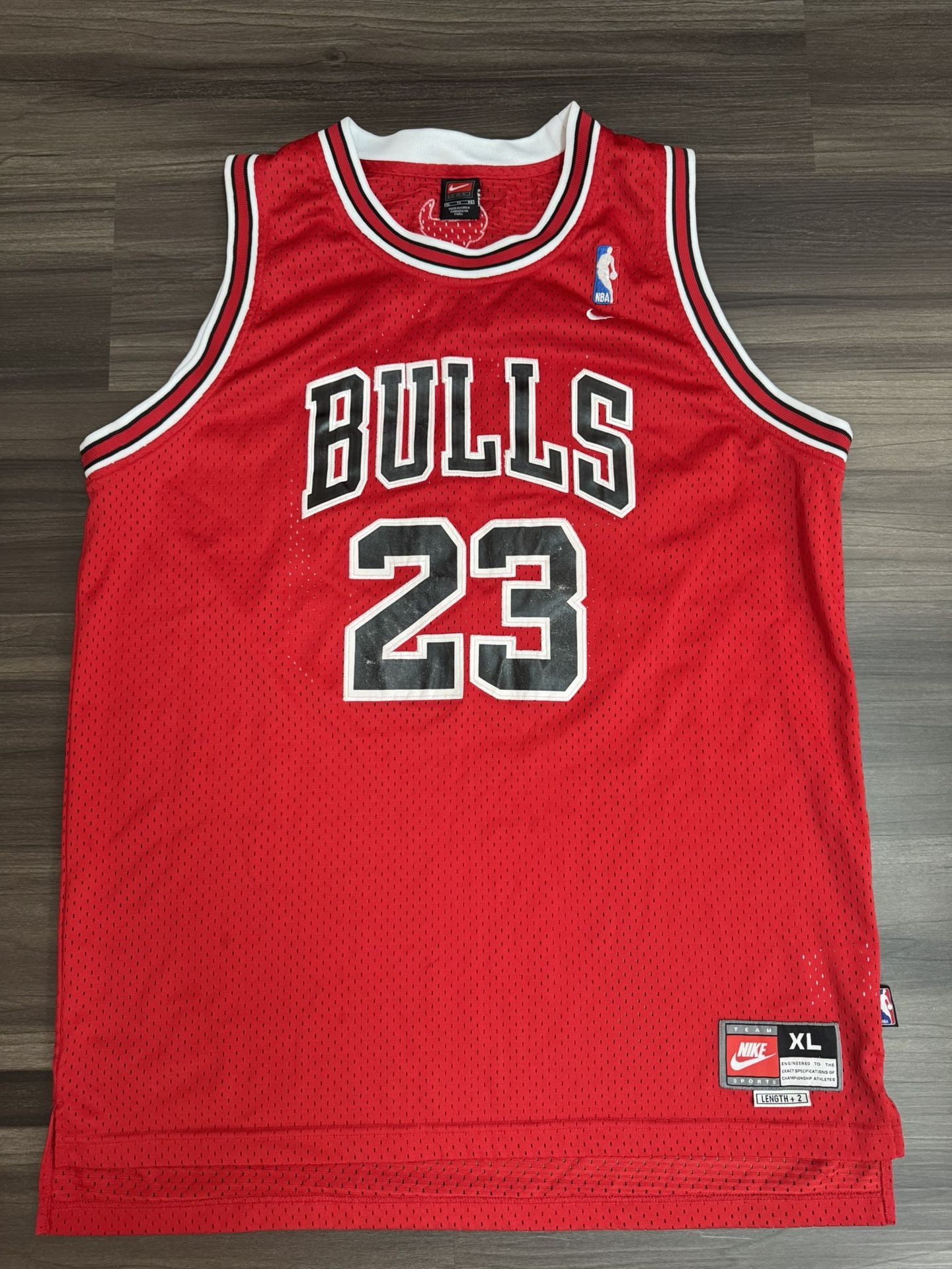 Vintage 90s/2000s Nike Chicago Bulls Michael Jordan 23 NBA Stitched Jersey XL +2  100% authentic. Good condition.   This product is a vintage 90s/2000