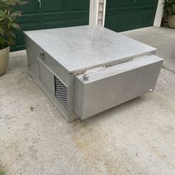 Dog kennel Holds 2 Dogs