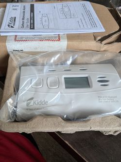 Digital carbon monoxide detector