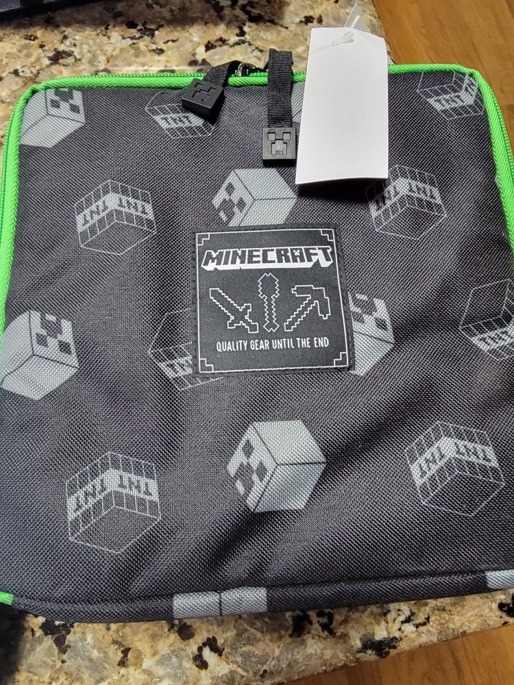 Fortnite And MINECRAFT lunch Boxes. $7 Each