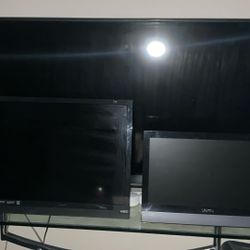 3 Flatscreens 