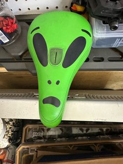 Rant Believe pivotal bmx seat