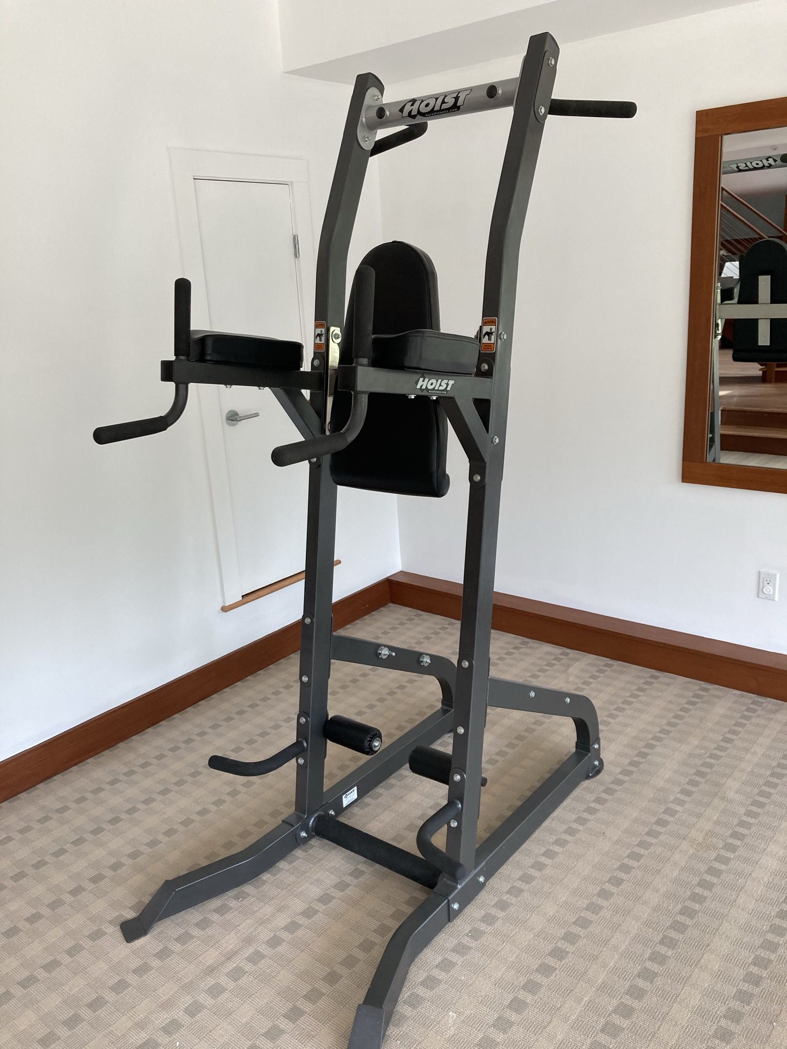 Hoist Fitness Heavy Duty Pull Up Dip Leg Raise Push up Station for Sale in Saint James NY OfferUp