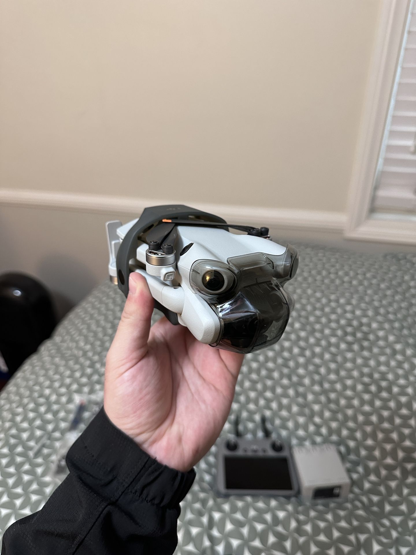 DJI Mini 4 pro fly more combo
