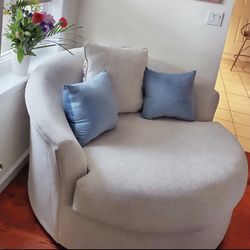 Ashley Cambri Snow Oversized Round Swivel Chair