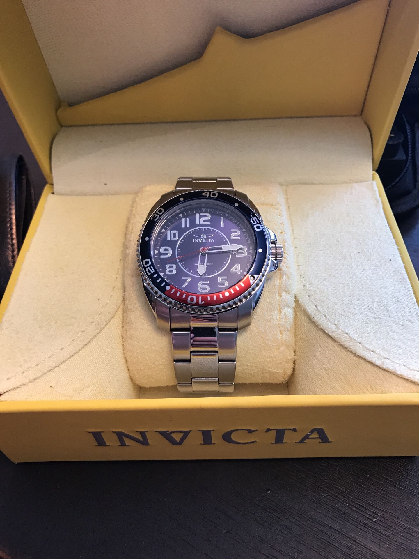 Invicta model 6009. Divers abyss. Pepsi bezel wristwatch