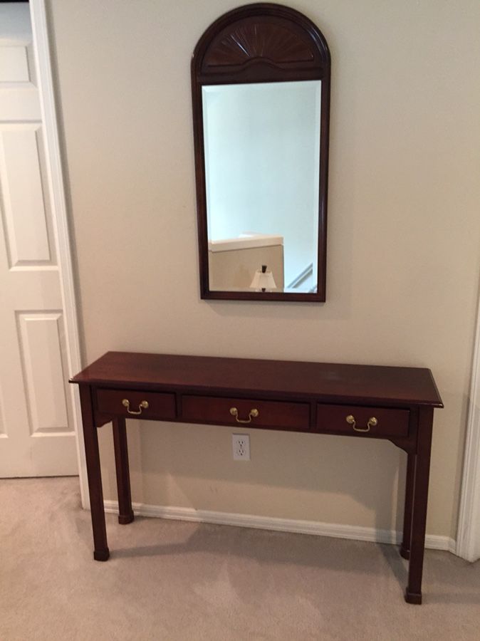 Console table and mirror set from Bombay Company for Sale in