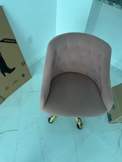 Beautiful taupe swivel chair $25 OBO!!