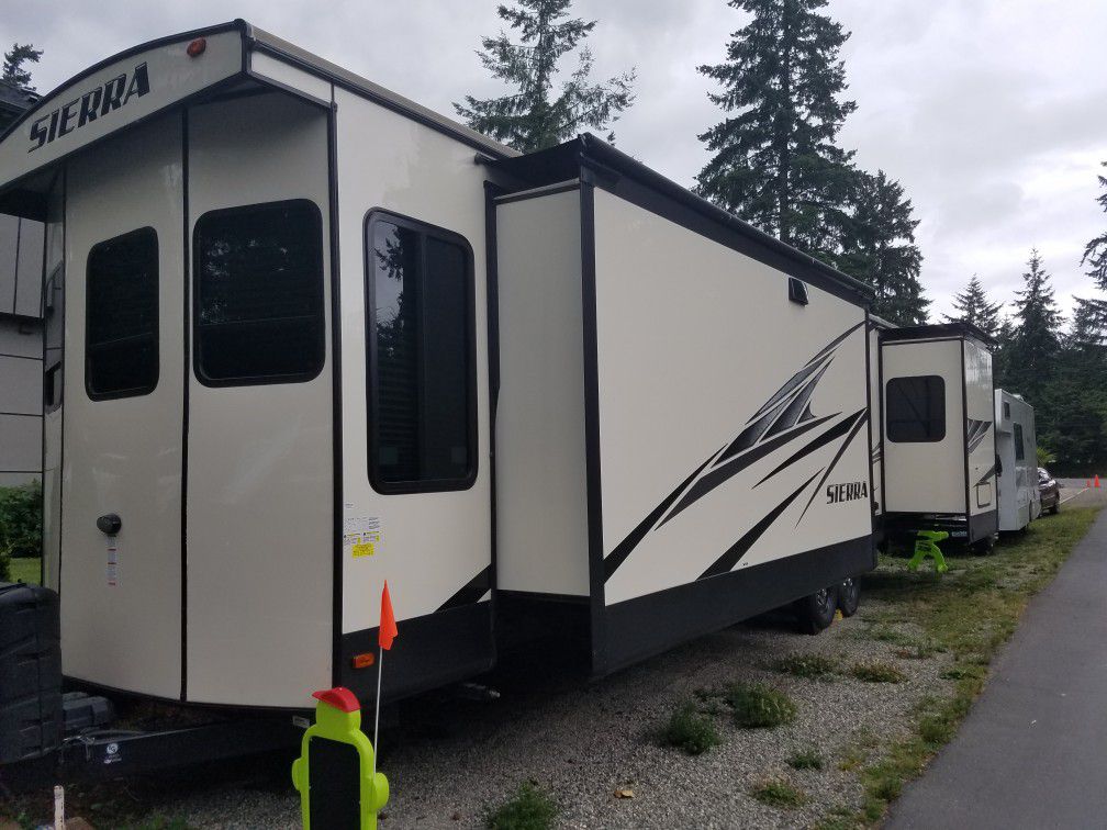 2018 Sierra travel destination RV trailer 401FLX