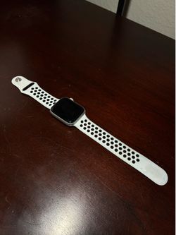 NIKE x APPLE Gen apple SE