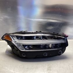 2016 2019 VOLVO XC 90 RIGHT HEADLIGHT
