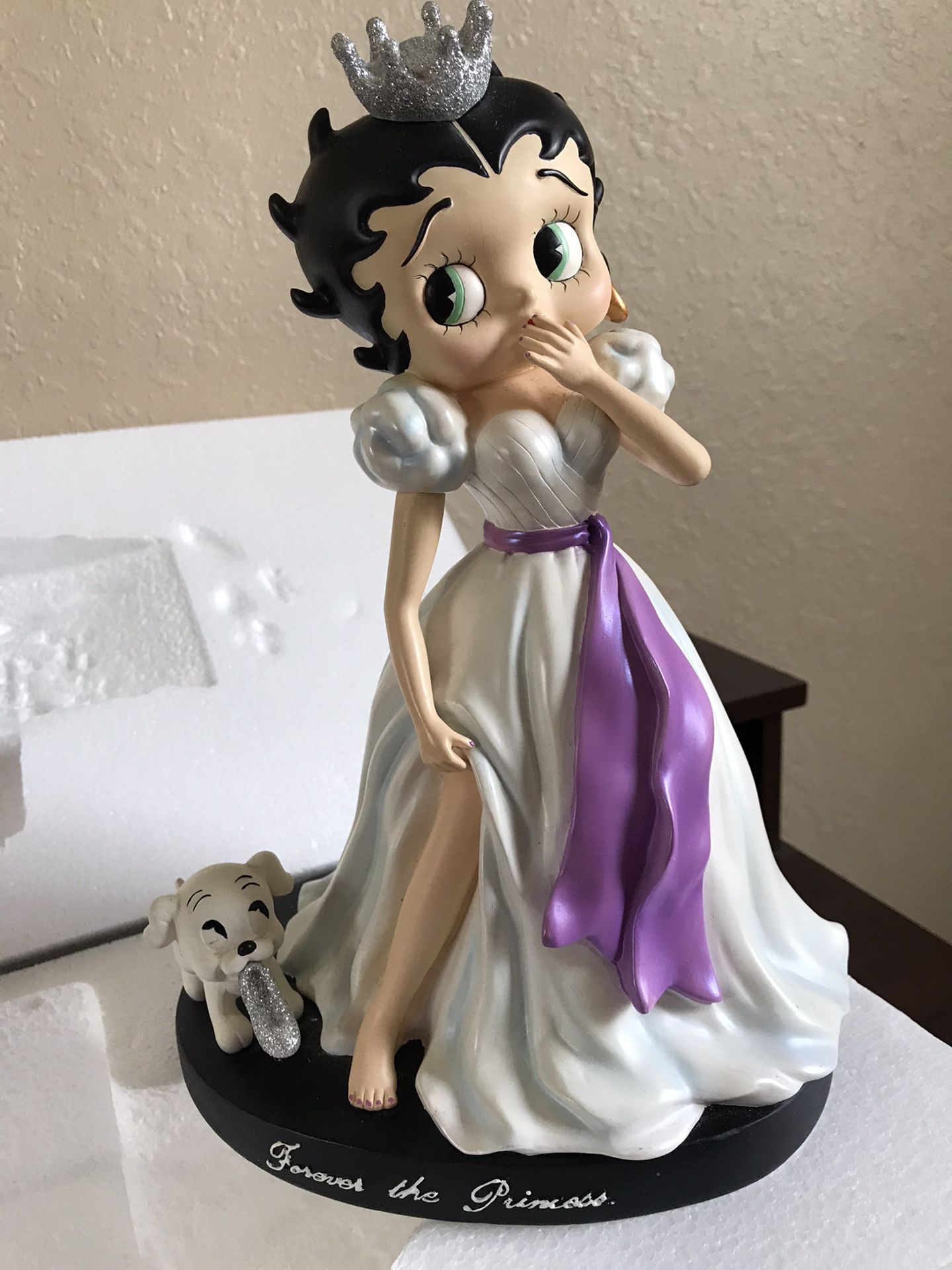Betty boop princess statue