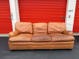 Hancock & Moore Genuine Leather Sofa *FREE DELIVERY π