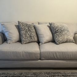 Couch W/pillows