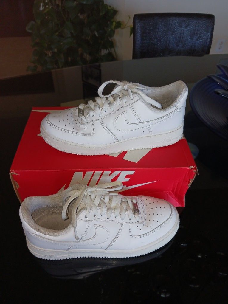 Nike Mens Air Force 1 07 CW2288-111 White Casual Shoes Sneakers Men's Size 7.5