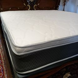 NEW KING PLUSH PILLOW TOP MATTRESS. Bed frame is not available. Take it home same day 👍