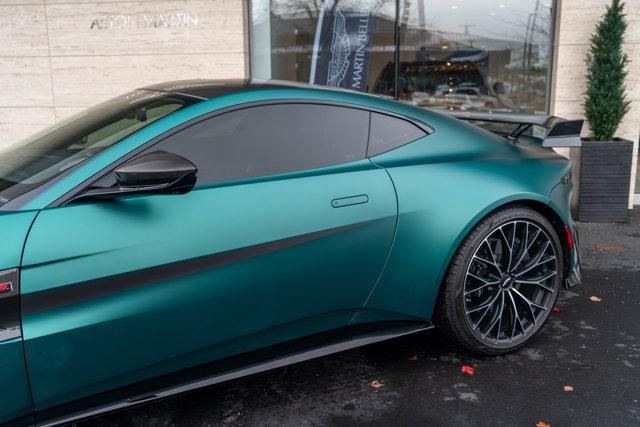 2022 Aston Martin Vantage