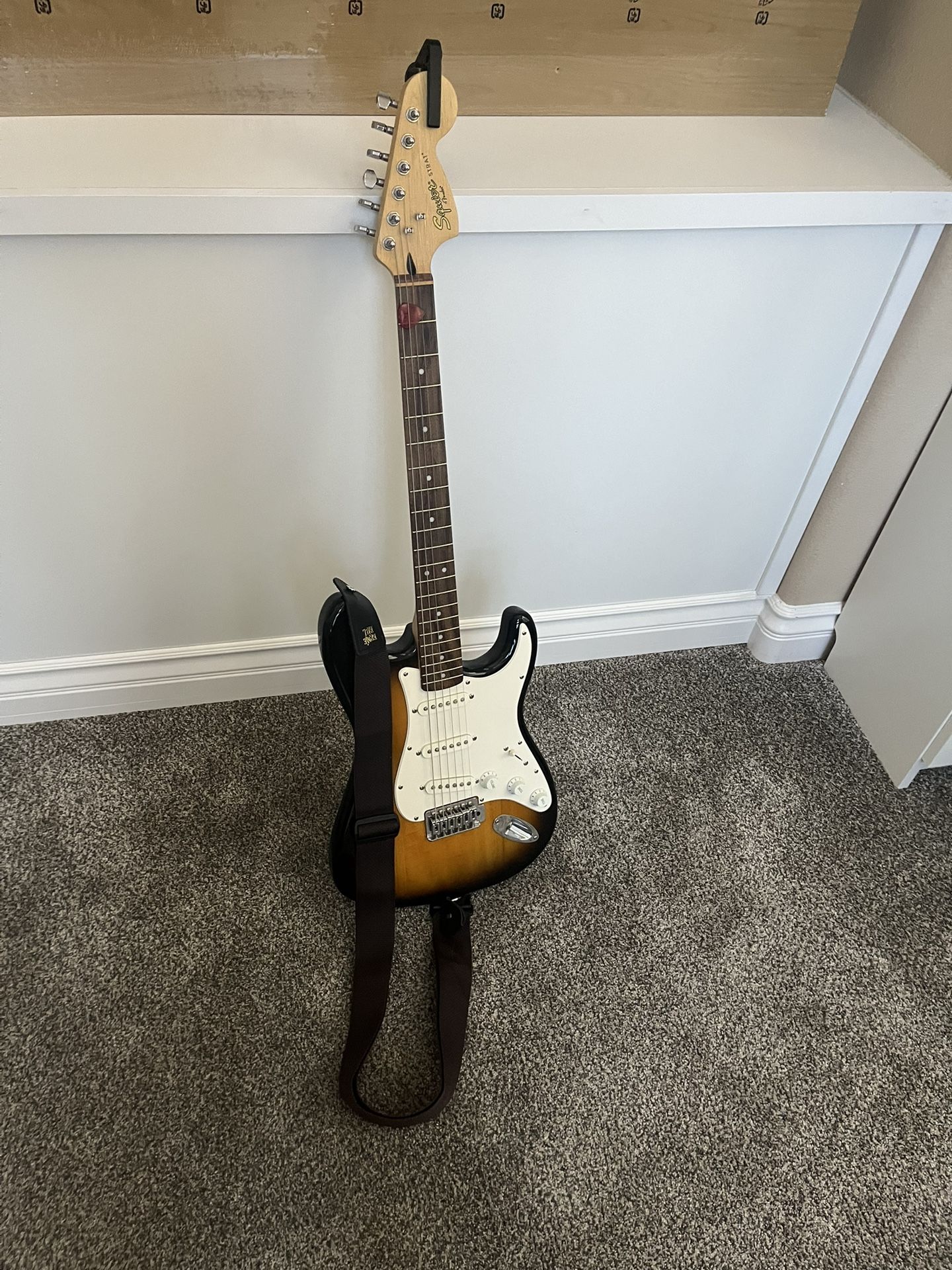 Fender Squier Sonic Stratocaster - 2-Color Sunburst
