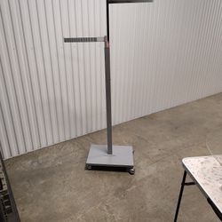Rolling Clothing Rack. 2-way Display