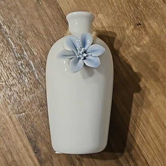 Beautiful small Ashland Vase