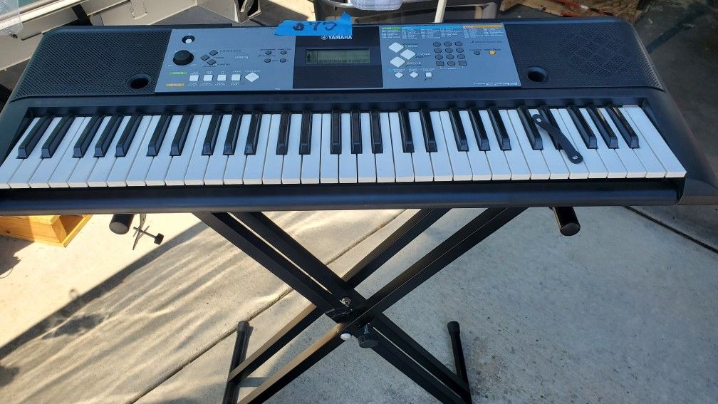 Yamaha Keyboard 