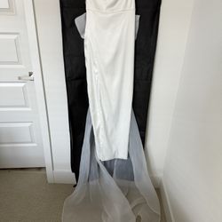 White Midi Dress With Long Back Now, Size XS