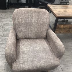 BRAND NEW CHAIR ACCENTS COLOR BEIGE (OJO POR LOS 3 CHAIR 150)