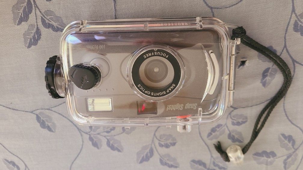 Snapsights Optics Focusfree Scuba Underwater Camera