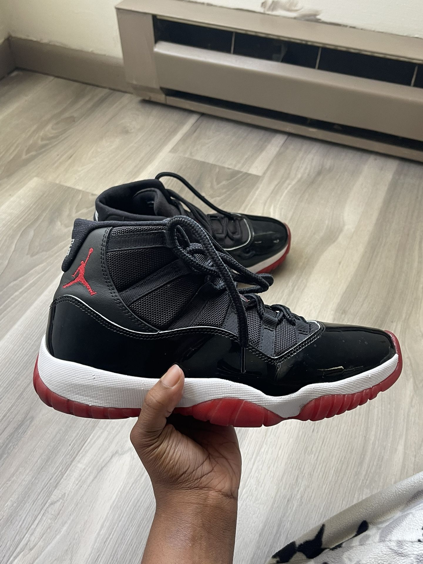Jordan retro 11 “bred” Size 9